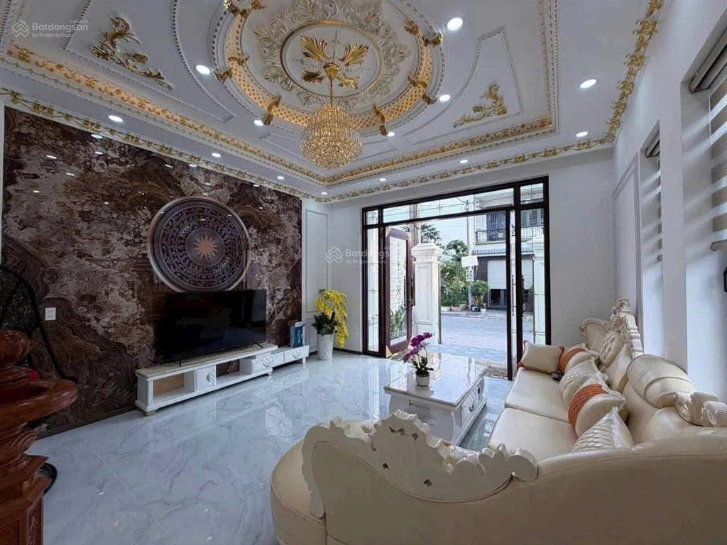 Cần bán nhà căn góc 2 mặt tiền  chính chủ 0812 611 ***