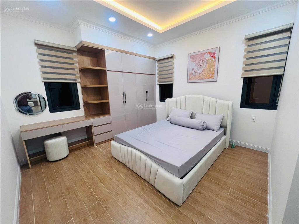 Cần bán nhà riêng căn góc 2 mặt tiền, sổ sẵn, hỗ trợ vay ngân hàng