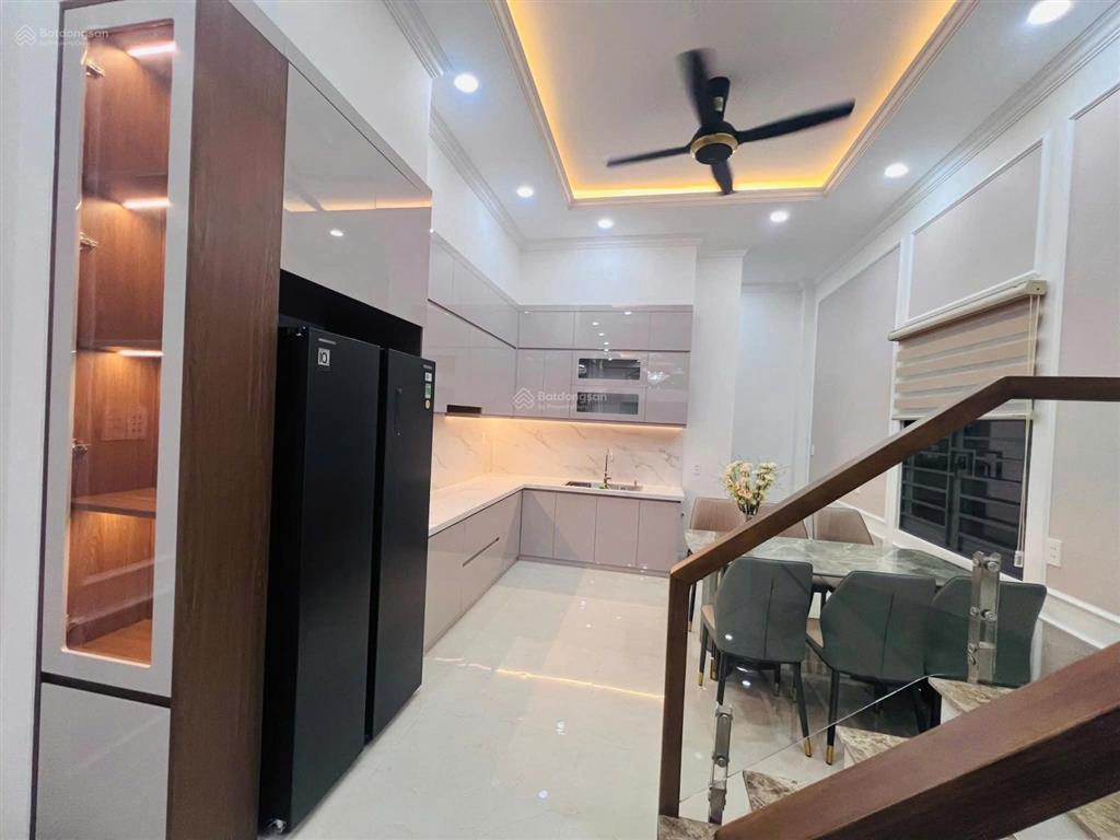 Cần bán nhà riêng căn góc 2 mặt tiền, sổ sẵn, hỗ trợ vay ngân hàng