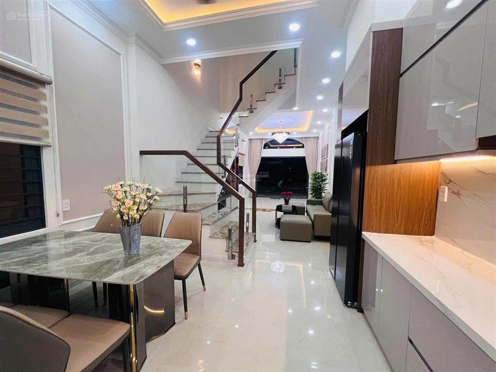 Cần bán nhà riêng căn góc 2 mặt tiền, sổ sẵn, hỗ trợ vay ngân hàng