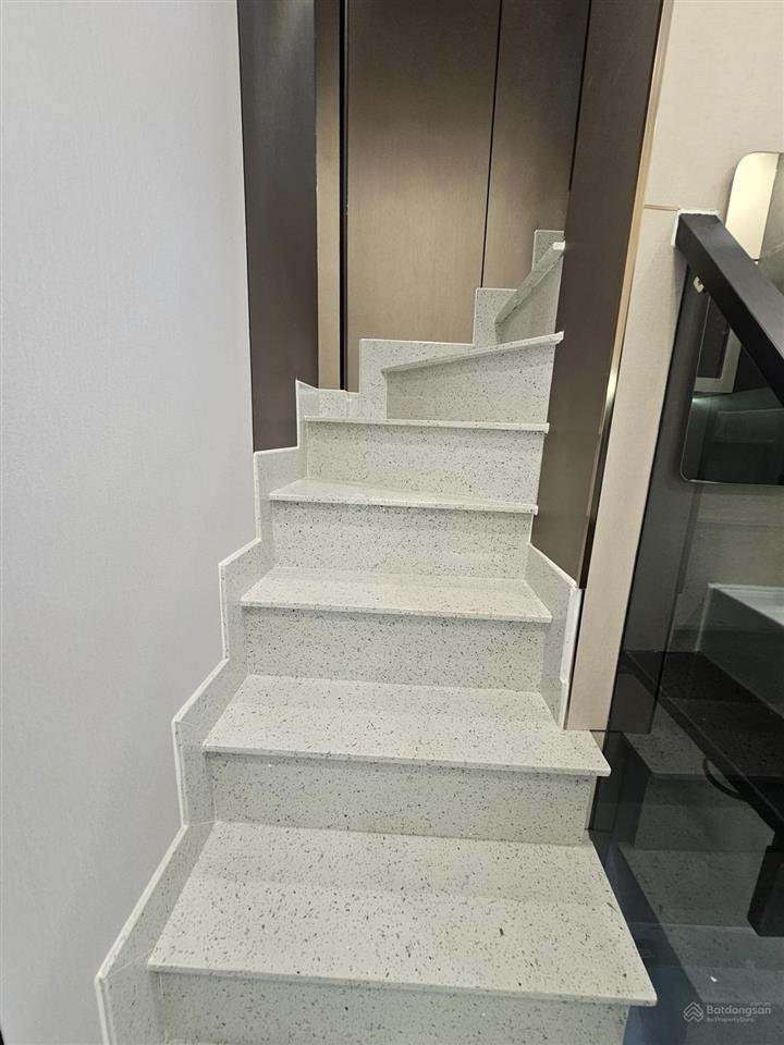 Nhà 1/ shr trương thị hoa cách 20m ra mặt tiền giá 3.3tỉ