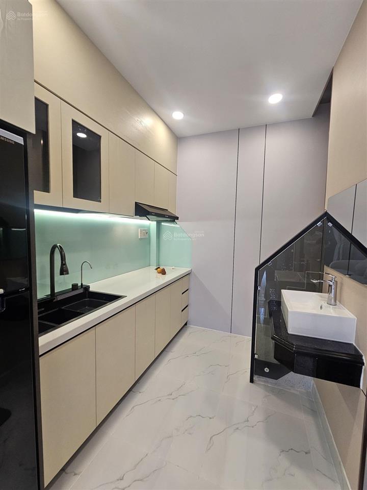 Nhà 1/ shr trương thị hoa cách 20m ra mặt tiền giá 3.3tỉ