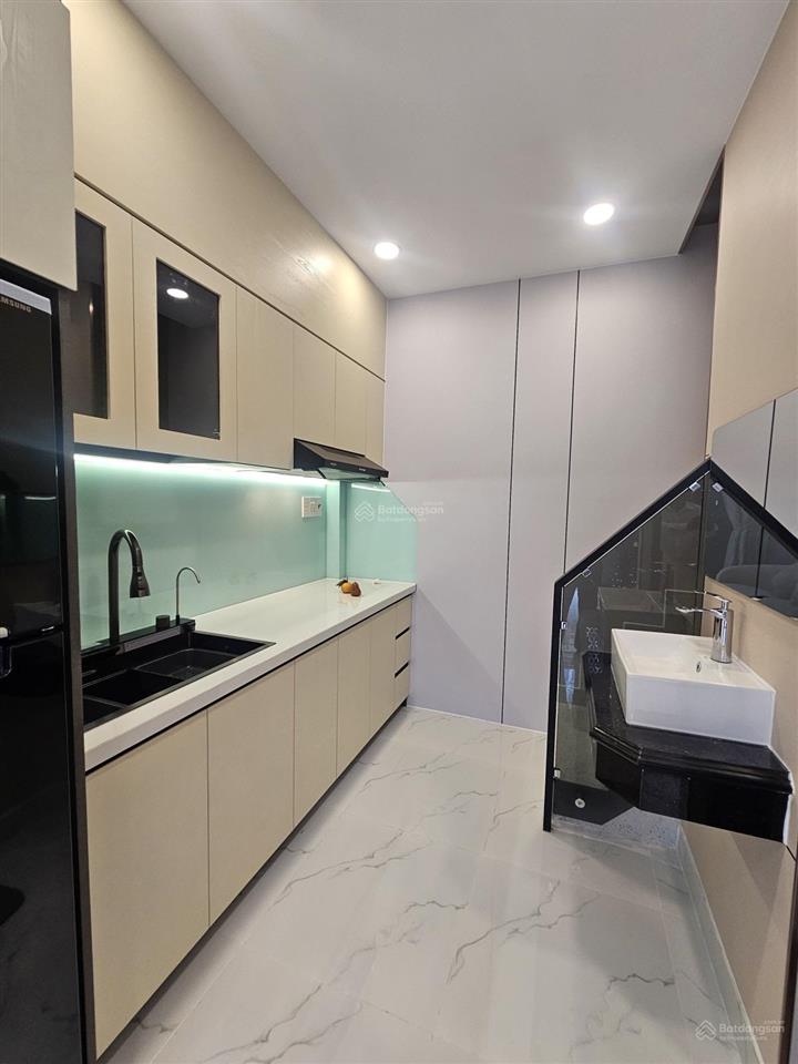 Nhà 1/ shr trương thị hoa cách 20m ra mặt tiền giá 3.3tỉ