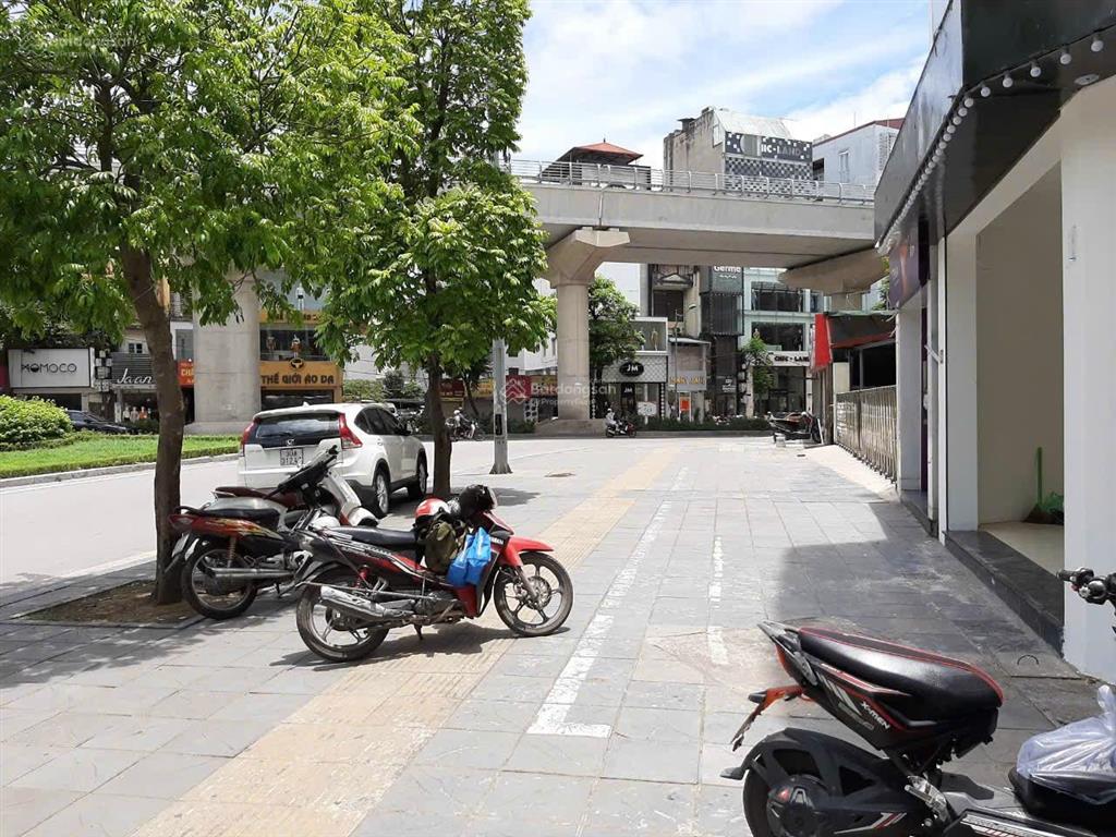 Cho thuê nhà mặt phố căn góc cầu giấy cắt đường nguyễn văn huyên