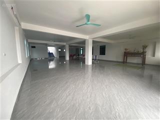 Chính chủ cho thuê cả tòa nhà phù hợp làm văn phòng công ty, trung tâm, lớp học. diện tích 236m2x3t
