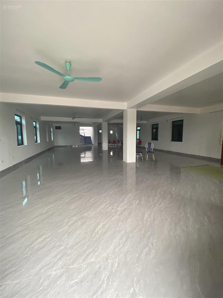 Chính chủ cho thuê cả tòa nhà phù hợp làm văn phòng công ty, trung tâm, lớp học. diện tích 236m2x3t