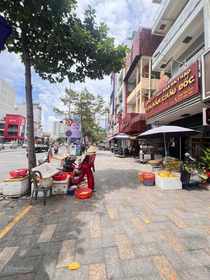 Giá đầu tư  mt ngay an đông plaza quận 5, dt 4x28m cn 100m2 kc 4 tầng giá 31 tỷ