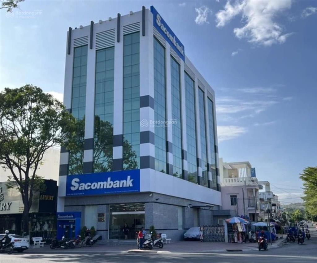 Bán tòa nhà sacombank góc 2 mt đường lãnh bình thăng quận 11, hđt 200tr/th giá bán 6x tỷ