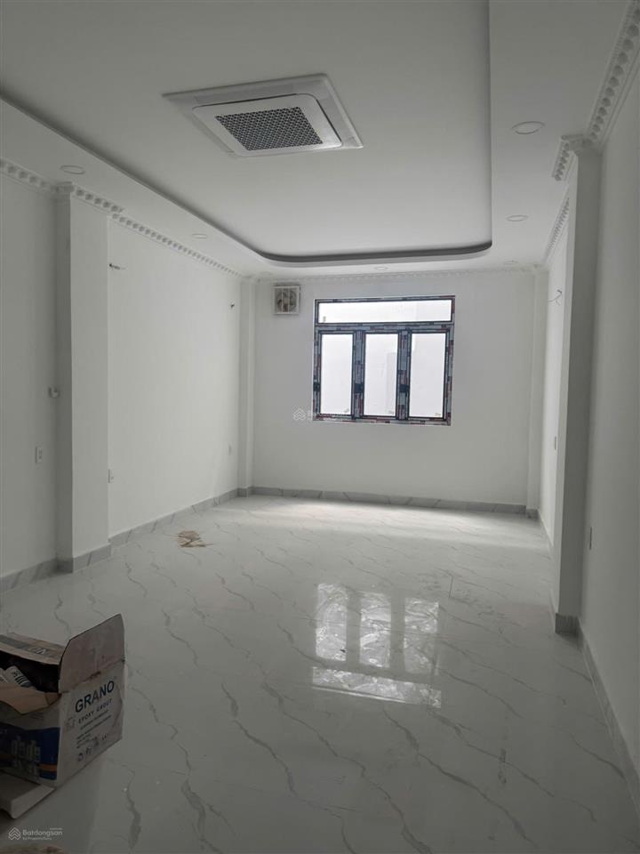 Cho thuê nhà mt 141 đường 3 tháng 2, quận 10. (4,2x28m) trệt 3 lầu st  tm  mới 100% giá 80tr/th