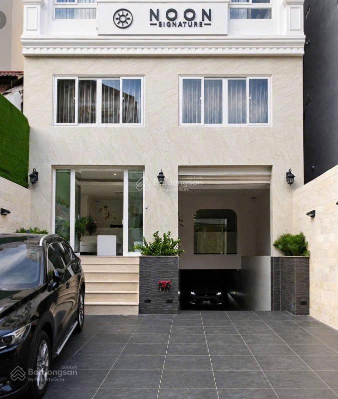 Tòa khách sạn 3 sao mặt tiền phạm đình toái, phường xuân hòa, dtcn 200m2, giá bán nhanh 102 tỷ