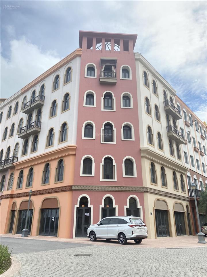 Bán shophouse phố đi bộ mới làm khách sạn, chia 16 phòng giá rẻ nhất dự án, đã có sổ đỏ chính chủ!