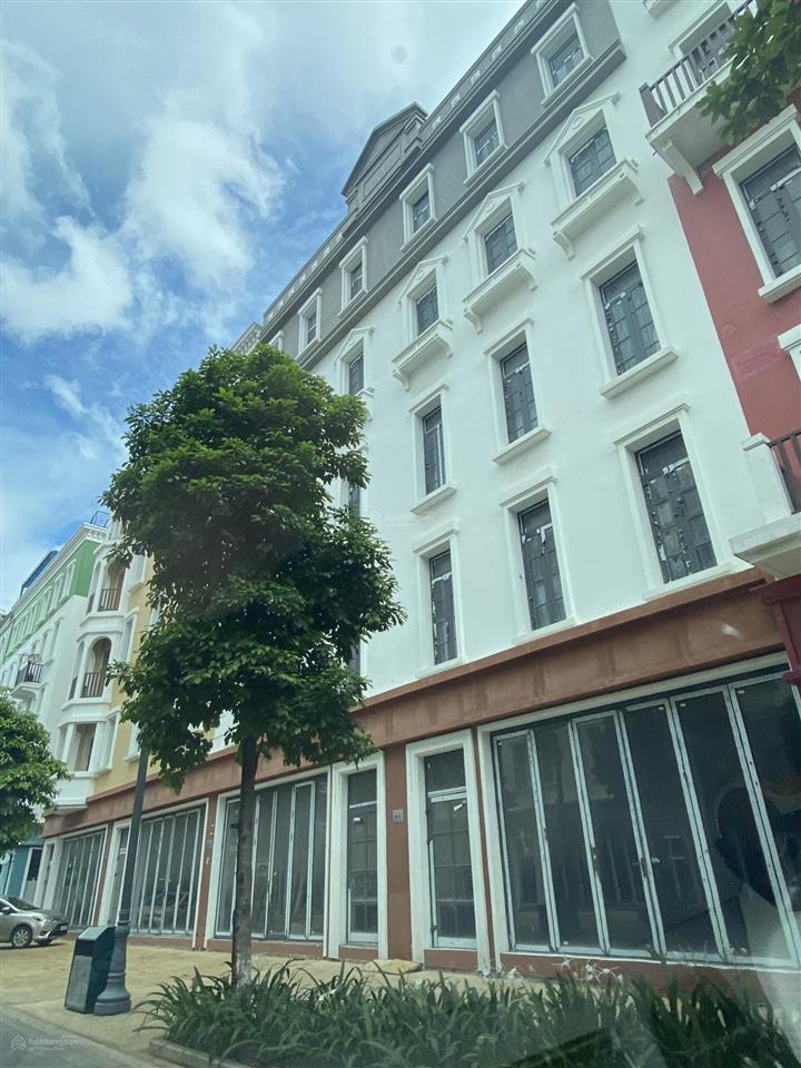 Bán shophouse phố đi bộ mới làm khách sạn, chia 16 phòng giá rẻ nhất dự án, đã có sổ đỏ chính chủ!