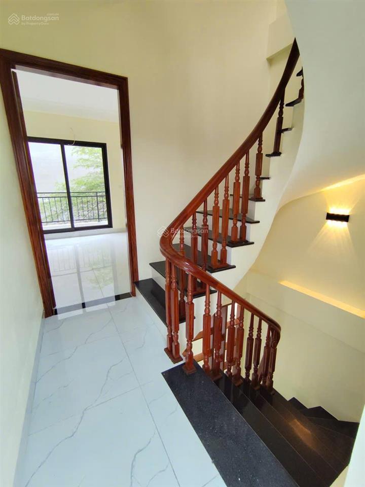 Bán nhà xây hiện đại, thoáng trướcsau, ô tô đỗ cửa như ảnh, 50m ra thẳng ql6 35m2x4t,4pn/ảnh thật