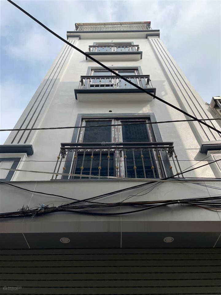 Nhà phường yên nghĩa xây độc lập có thang máy 40m2x5 tầng, 20m ra mặt đường ô tô, ngay gần mặt ql6