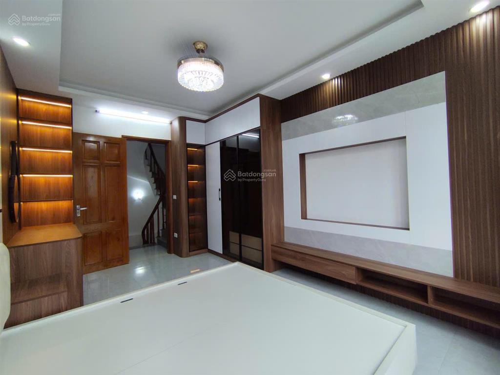 Bán nhà cuối phố xốm, cuối đường nguyễn trực kéo dài xây độc lập, sân để xe riêng/ 10m ra lối ô tô
