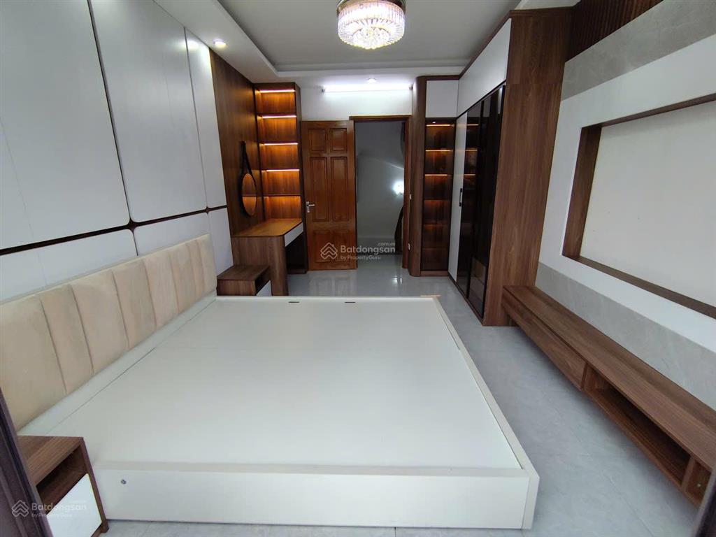 Bán nhà cuối phố xốm, cuối đường nguyễn trực kéo dài xây độc lập, sân để xe riêng/ 10m ra lối ô tô