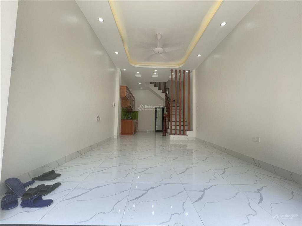 Bán nhà chương mỹ xây hiện đại/ trước nhà sân rộng, ô tô 7 chỗ đỗ trước cửa 33m2x4 tầng, 3 ngủ