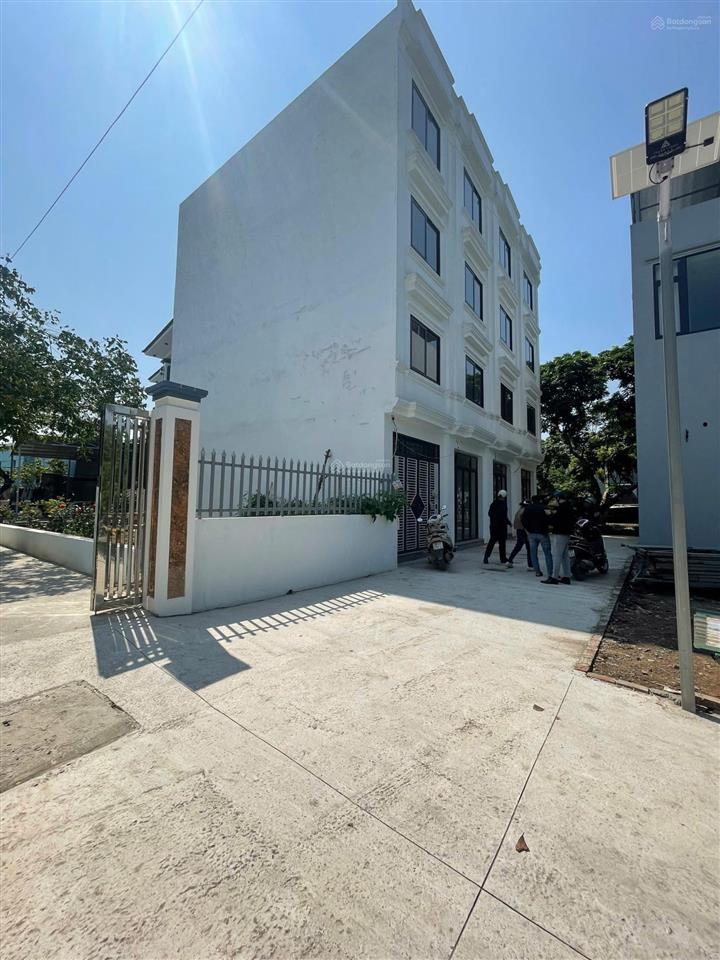 Bán nhà chương mỹ xây hiện đại/ trước nhà sân rộng, ô tô 7 chỗ đỗ trước cửa 33m2x4 tầng, 3 ngủ