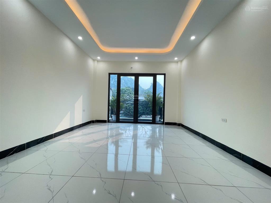 Nhà gần đh sư phạm tdtt xây hiện đại, vuông vắn~54m2x4tx4p (có gara ôtô)/đường ngõ rộng 5m như ảnh
