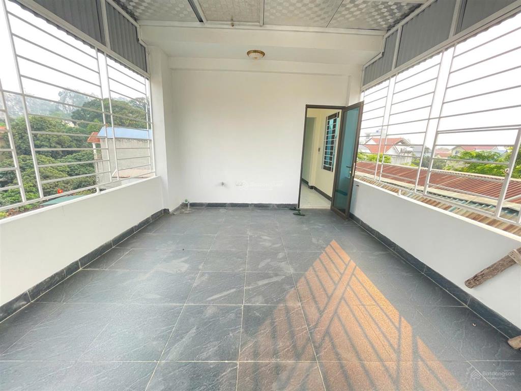 (ảnh thật 100%)nhà gần ngay thcs phụng châu mặt ngõ thông/ xây độc lập hiện đại/có gara ôtô 63m2x4t