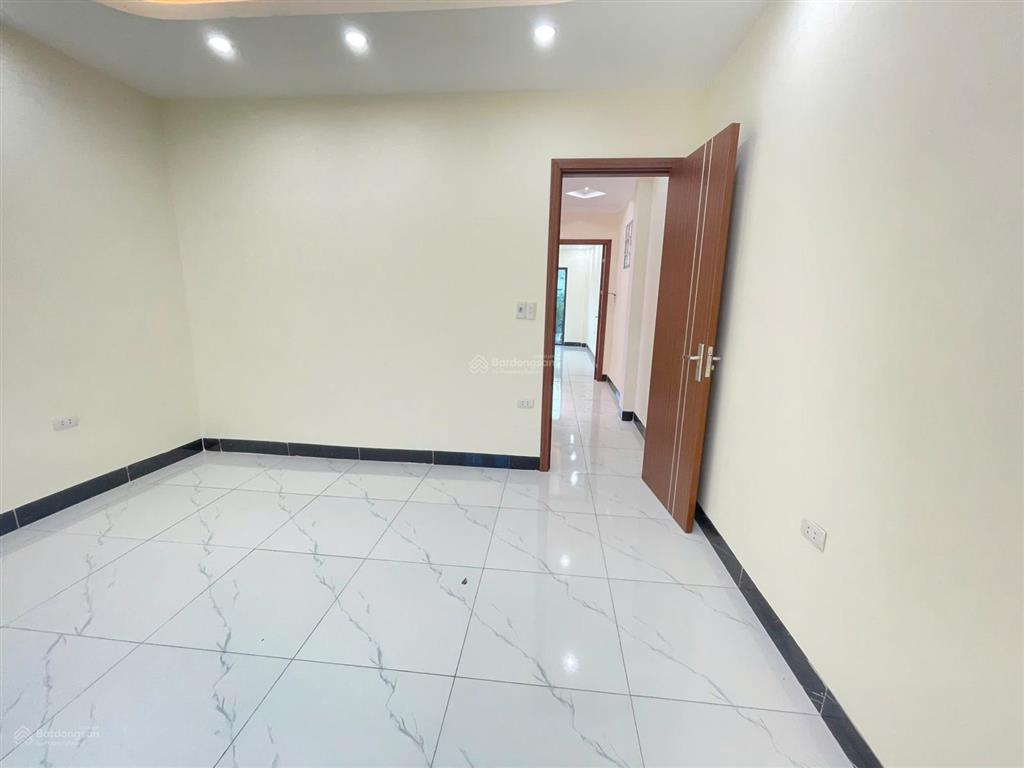 (ảnh thật 100%)nhà gần ngay thcs phụng châu mặt ngõ thông/ xây độc lập hiện đại/có gara ôtô 63m2x4t