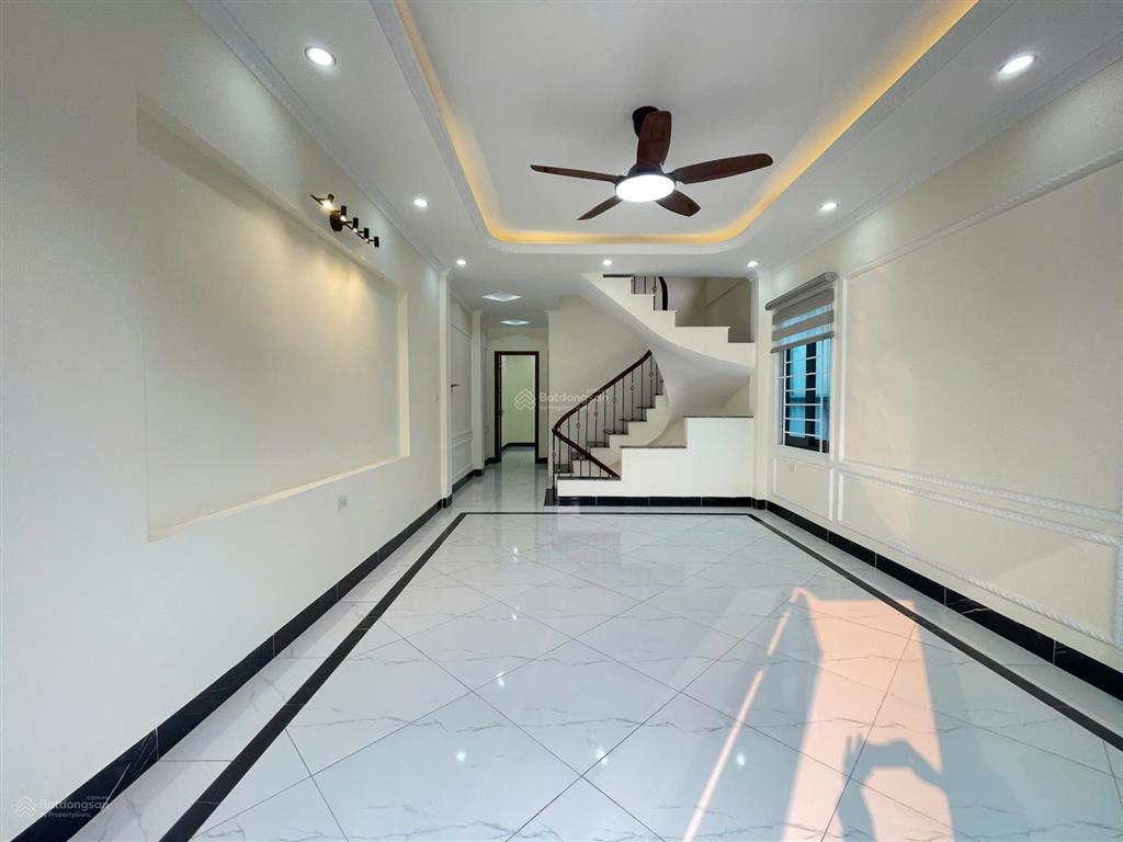 (ảnh thật 100%)nhà gần ngay thcs phụng châu mặt ngõ thông/ xây độc lập hiện đại/có gara ôtô 63m2x4t