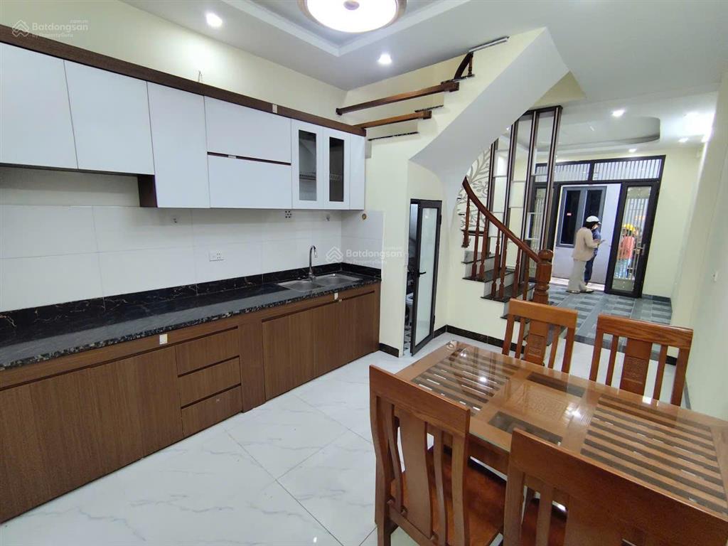 Nhà ngay gần chợ đầu mối phía nam hà nội/ cách phố xốm 2km~36m2x4 tầng, 4 ngủ (nơi để xe riêng)