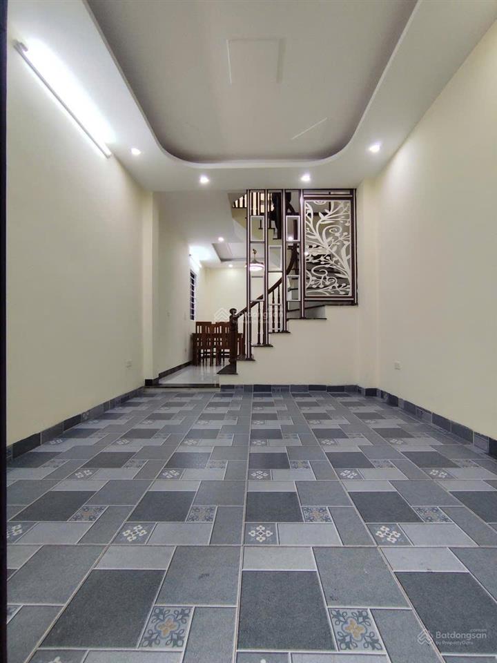 Nhà ngay gần chợ đầu mối phía nam hà nội/ cách phố xốm 2km~36m2x4 tầng, 4 ngủ (nơi để xe riêng)