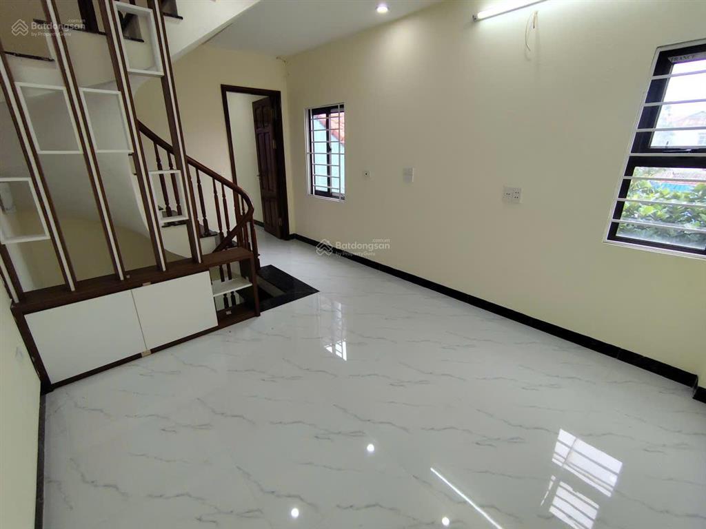 Nhà ngay gần chợ đầu mối phía nam hà nội/ cách phố xốm 2km~36m2x4 tầng, 4 ngủ (nơi để xe riêng)