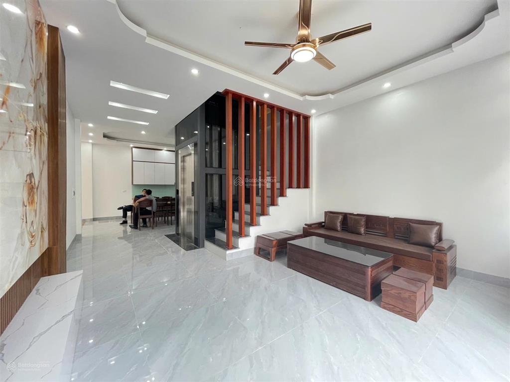 Nhà 2 mặt tiền/2 mặt đường thông ôtô đi qua+thang máy 101m2x4 tầng/ngay gần cầu đại thành(ảnh thật)
