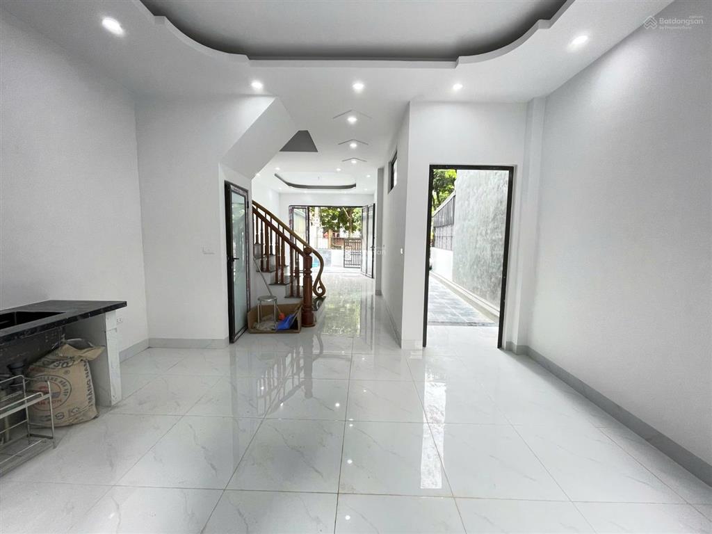 Biệt thự mini sân vườn đầy đủ, ô tô vào, gần đại lộ thăng long, 97m2 x 4 tầng (ảnh thật 100%)
