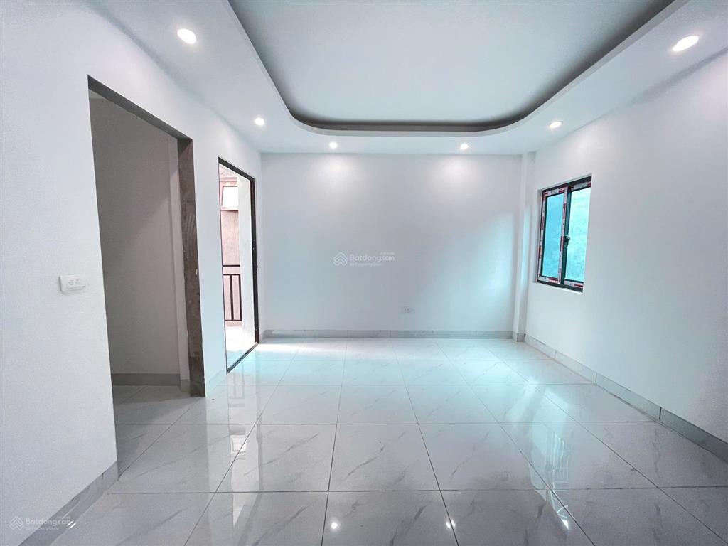 Biệt thự mini sân vườn đầy đủ, ô tô vào, gần đại lộ thăng long, 97m2 x 4 tầng (ảnh thật 100%)