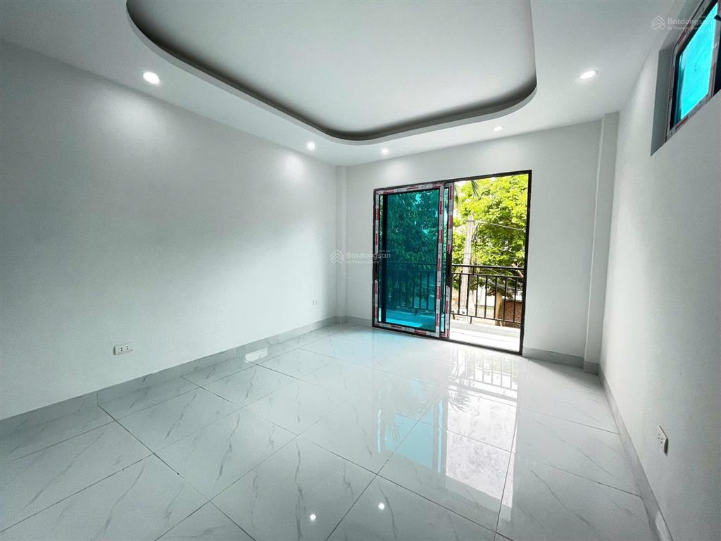 Biệt thự mini sân vườn đầy đủ, ô tô vào, gần đại lộ thăng long, 97m2 x 4 tầng (ảnh thật 100%)