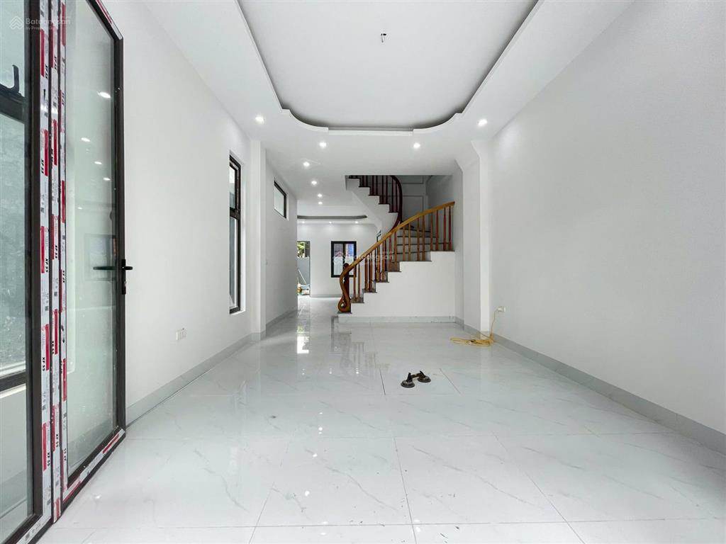 Biệt thự mini sân vườn đầy đủ, ô tô vào, gần đại lộ thăng long, 97m2 x 4 tầng (ảnh thật 100%)