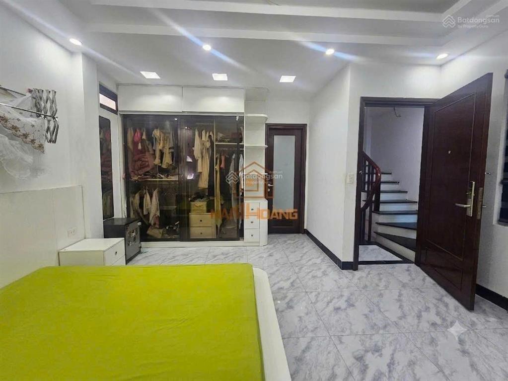 Chuyển về quê cần bán nhà gần hiệu thuốc long châu, phú lương~34m2x5t,4pn/ô tô gần/ để lại nội thất