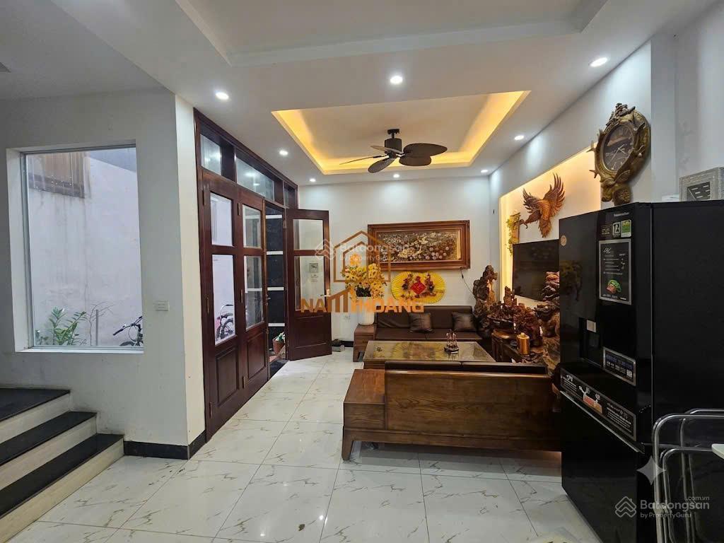 Chuyển về quê cần bán nhà gần hiệu thuốc long châu, phú lương~34m2x5t,4pn/ô tô gần/ để lại nội thất