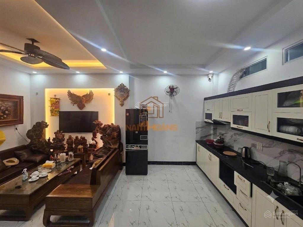 Chuyển về quê cần bán nhà gần hiệu thuốc long châu, phú lương~34m2x5t,4pn/ô tô gần/ để lại nội thất