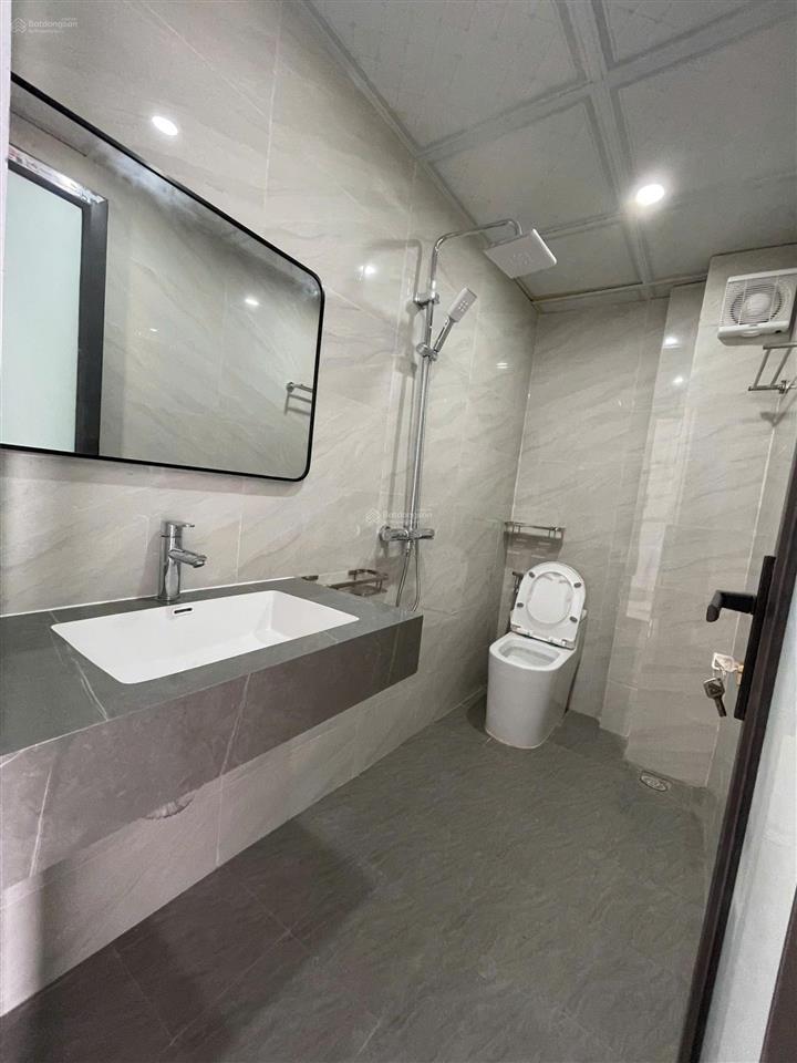 Nhà xây mới độc lập, hiện đại, ô tô đỗ cửa, full nội thất như ảnh~42m2x4t+tầng lửng phòng khách