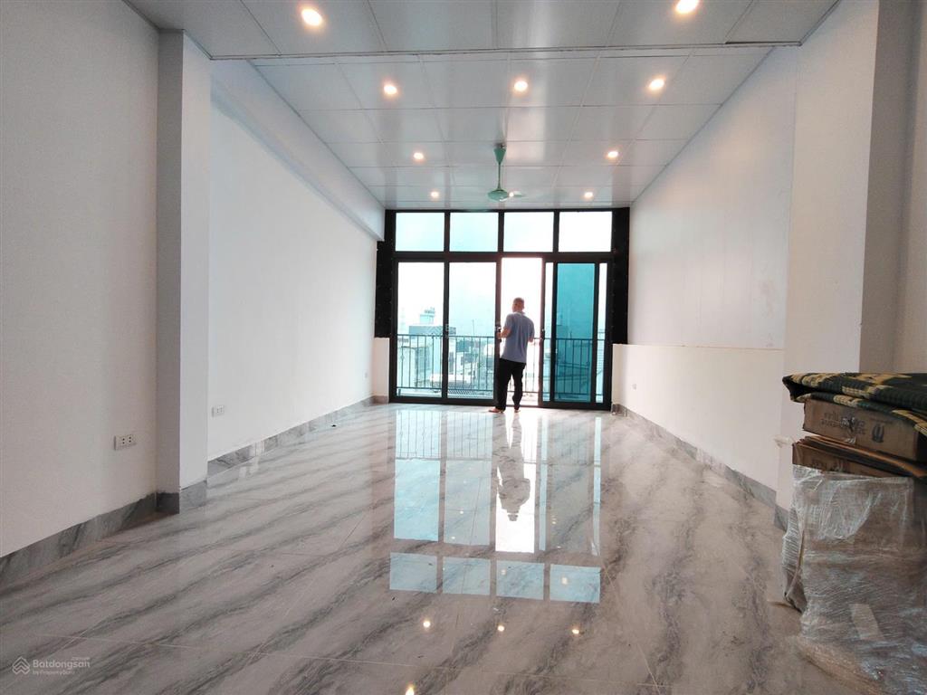 Bán nhà trung tâm phố xốm(phú lương lô góc kinh doanh nhỏngõ thôngthang máy~36m2x6 tầng