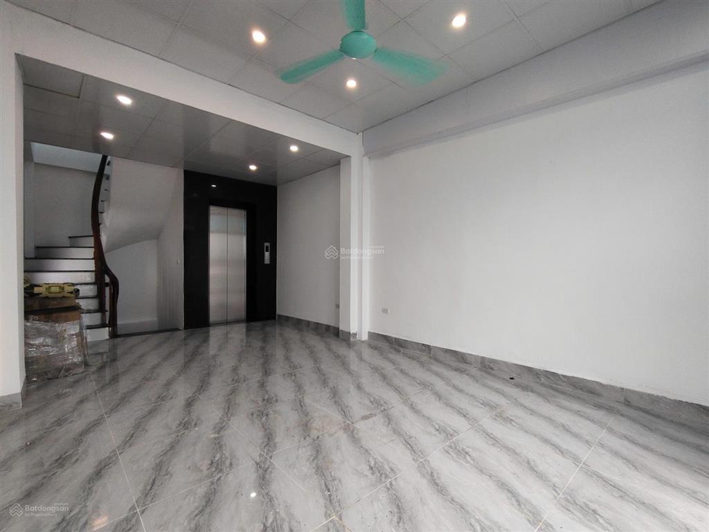 Bán nhà trung tâm phố xốm(phú lương lô góc kinh doanh nhỏngõ thôngthang máy~36m2x6 tầng