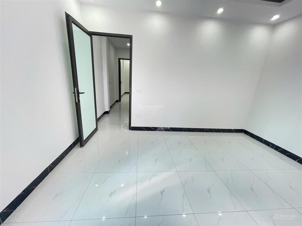 Biệt thự mini sân cổng riêng, phong cách hiện đại 85m2x4 tầng, 4 ngủ/ ô tô gửi ngày đêm cách 30m