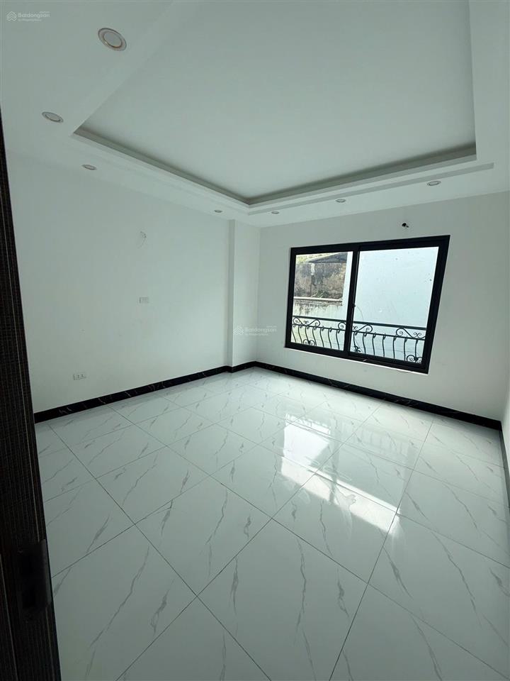 Bán nhà xây mới hiện đại ngõ ô tô đỗ+sân để xe riêng~40m2x4tx4pn gần đh sư phạm tdtt (ảnh thật)