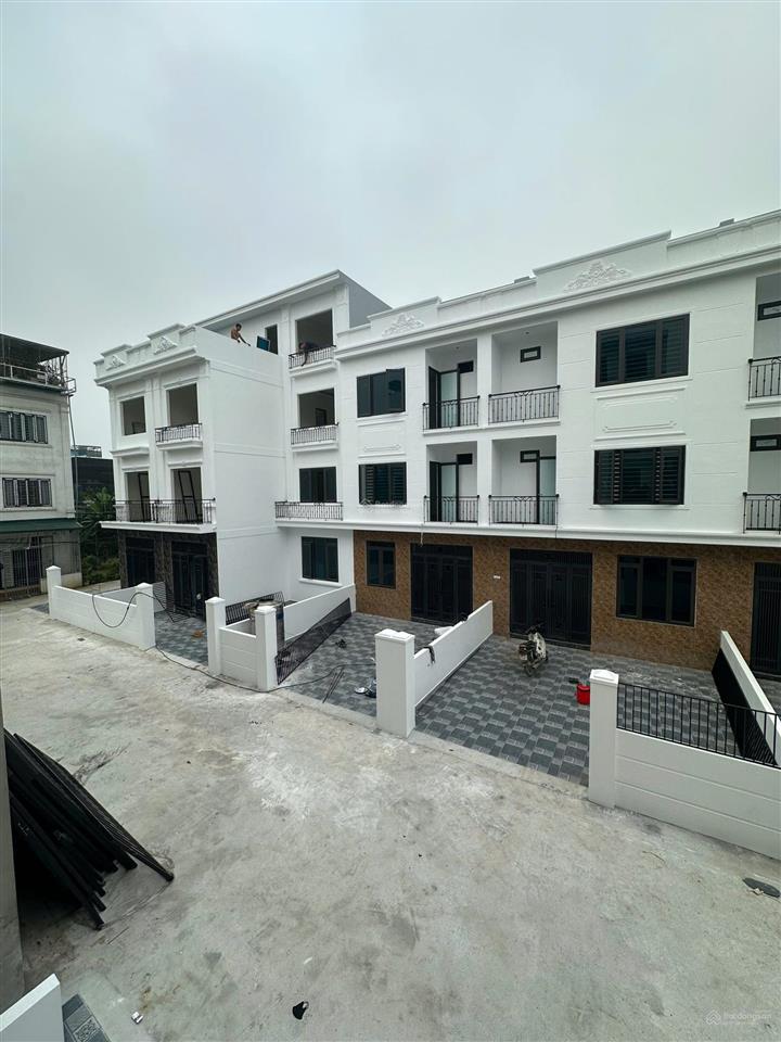Bán biệt thự mini giá siêu tốt gần nvh độ chàngsân cổng riêng, ôtô vào, sân vườn sau làm tiểu cảnh