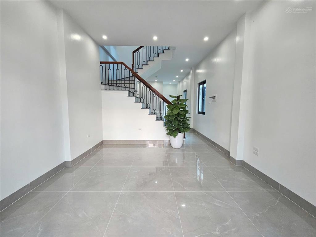 Nhà lô góc 2 thoáng+đường thông ô tô, xây độc lập+hiện đại gần đh sư phạm tdtt~68m2,4 tầng/ảnh thật