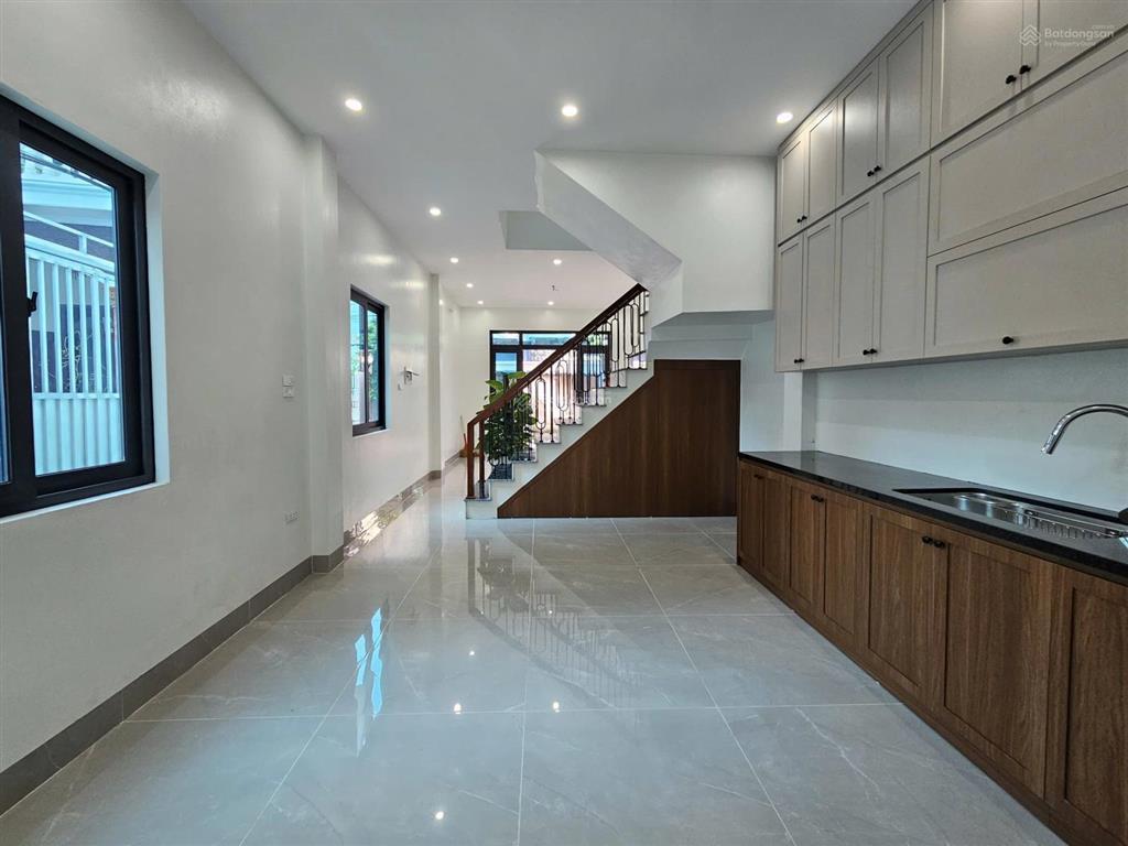 Nhà lô góc 2 thoáng+đường thông ô tô, xây độc lập+hiện đại gần đh sư phạm tdtt~68m2,4 tầng/ảnh thật