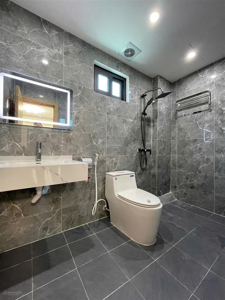 Nhà xây hiện đại, sang trọng gần đh sư phạm tdtt, ô tô đỗ cửa, vuông vắn, 37m2x4t, 3 ngủ (ảnh thật)