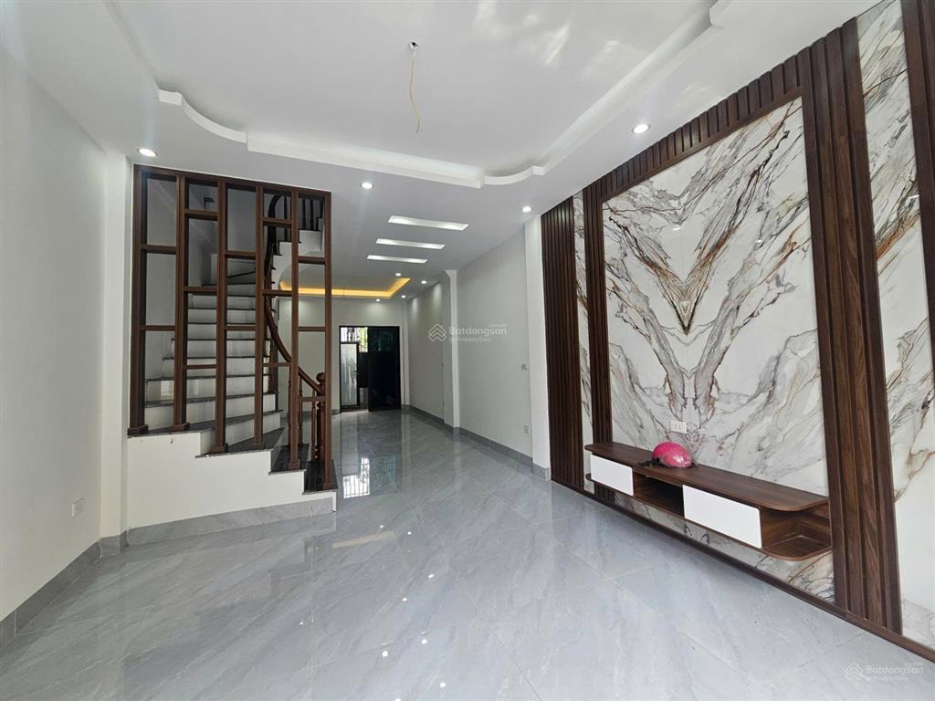 Nhà xây mới hiện đại ô tô đỗ trước cửa/10p di duyển ra đại lộ thăng long 70m2, 4t,4pn (ảnh thật)