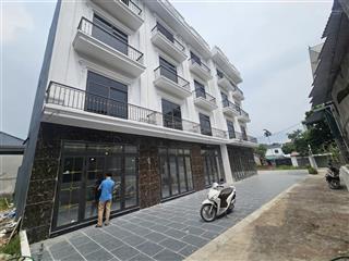 Nhà xây mới hiện đại ô tô đỗ trước cửa/10p di duyển ra đại lộ thăng long 70m2, 4t,4pn (ảnh thật)