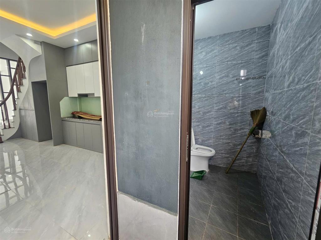 Nhà xây mới hiện đại ô tô đỗ trước cửa/10p di duyển ra đại lộ thăng long 70m2, 4t,4pn (ảnh thật)