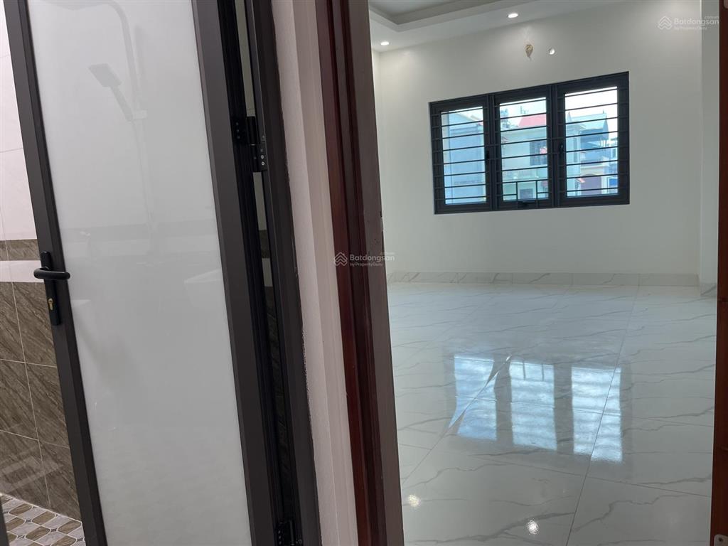 Cắt lỗ giá cực tốt ô tô đỗ cửa tại chương mỹ, pháp lý chuẩn! trước nhà sân rộng 33m2x4t (ảnh thật)